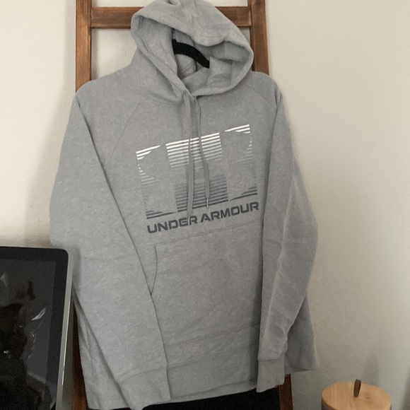 Large soft Under Armour Heat Gear hoodie. - Picture 2 of 7